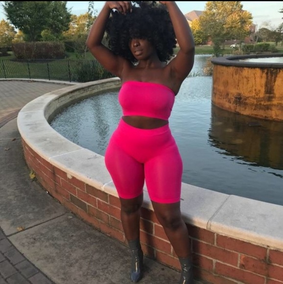 ποΈππNeon Pink Bandeau Crop Tube Topπ - Picture 3 of 7